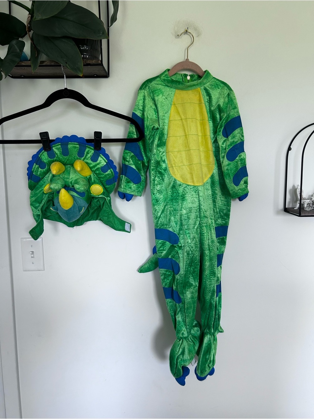 NWOT Spooktacular Creations Toddler Triceratops Dinosaur Halloween Costume 3T